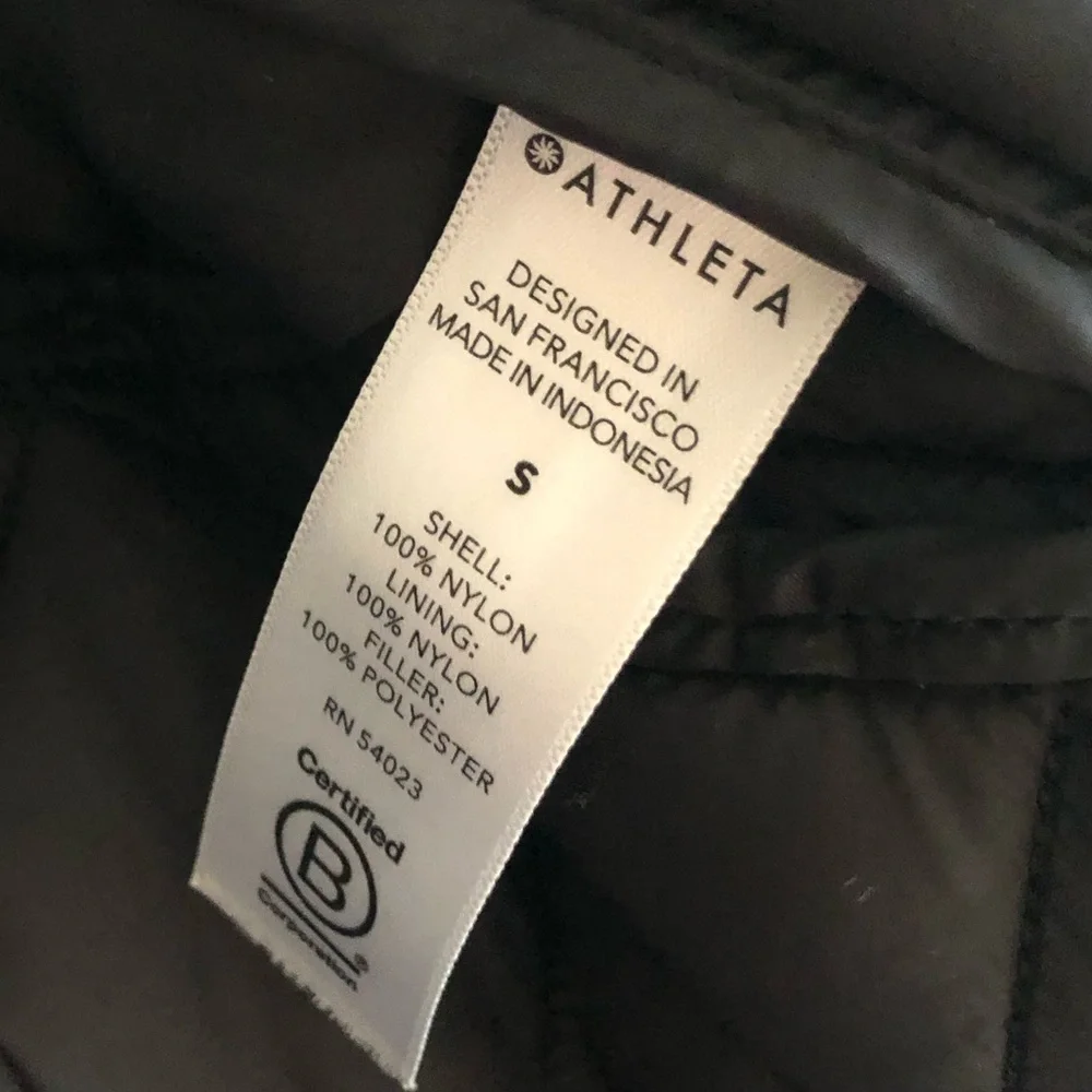 New: Athleta Whisper Featherless Jacket. Black. Size Small